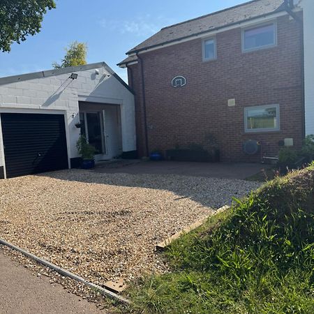 Hunters Lodge Exeter, Free Parking, Country Views, Great Wi-Fi, Large Garden Poltimore Exteriér fotografie